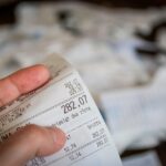 Immagine che illustra il bollo auto e le esenzioni per over 70 in alcune regioni italiane dal 2026.